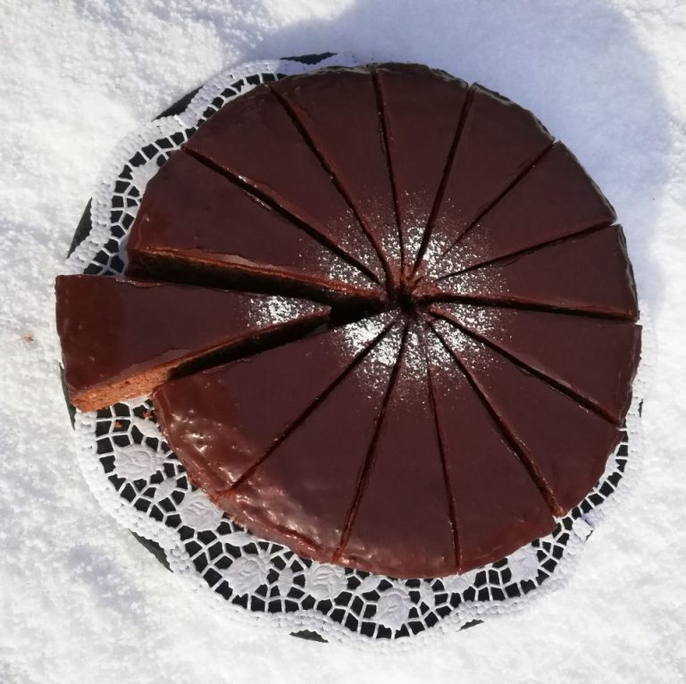 Schokoladen-Nuss Torte